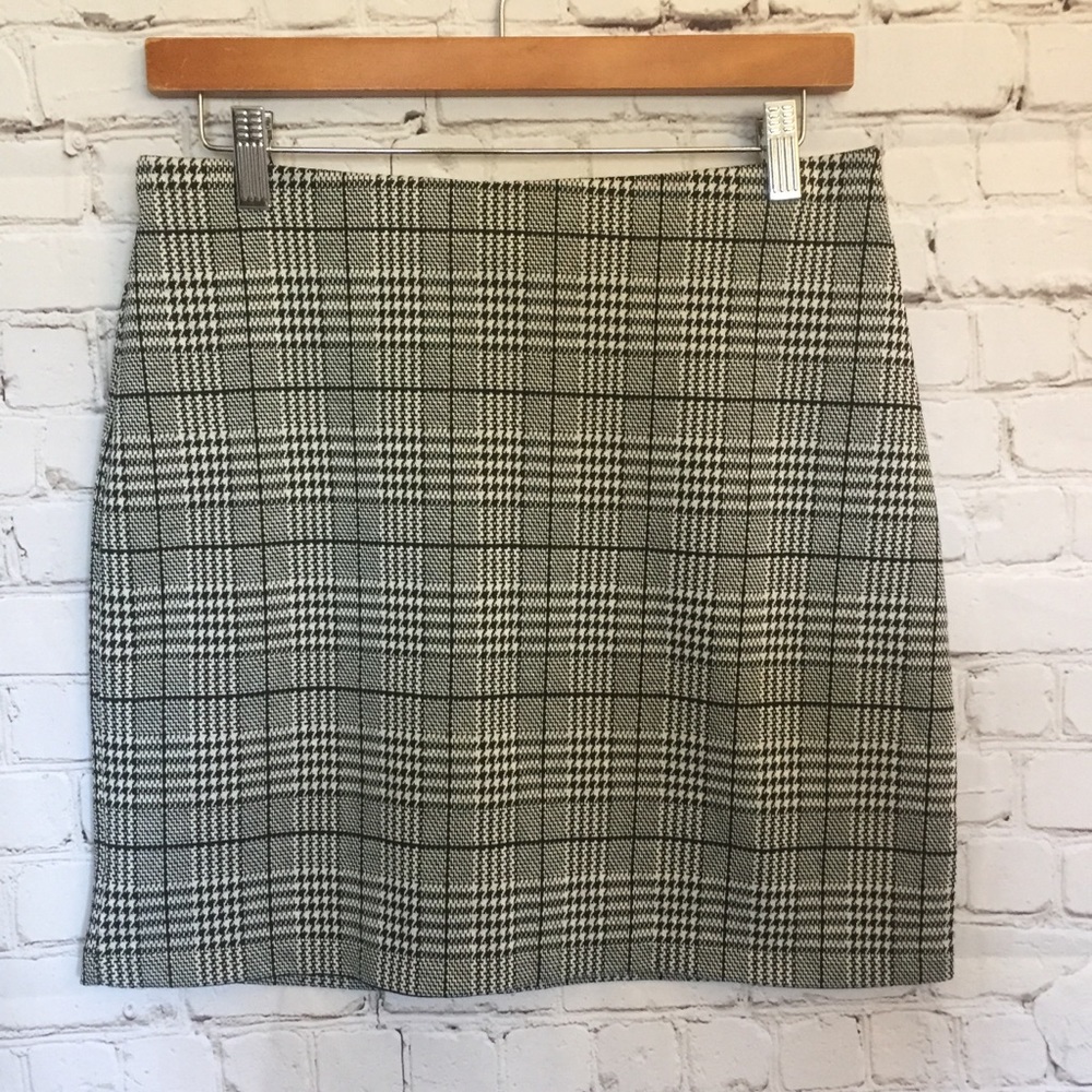 🍯🍄 Divided by H & M Skirt 4/$20 SALE